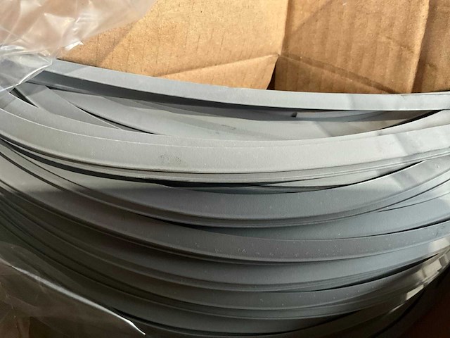 1000 lopende meter epdm glasrubber grijs (kp1010) - afbeelding 2 van  8