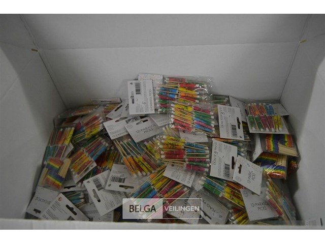 ±100pakjes vlag tandensokers en ±60 pakjes parasol deco - afbeelding 1 van  4