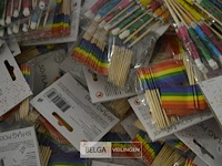 ±100pakjes vlag tandensokers en ±60 pakjes parasol deco - afbeelding 3 van  4