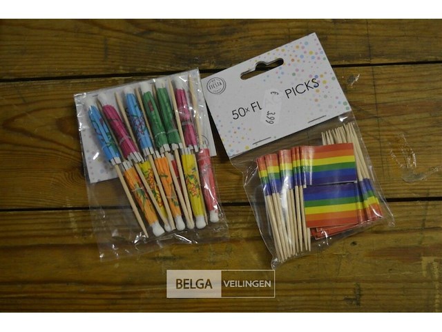 ±100pakjes vlag tandensokers en ±60 pakjes parasol deco - afbeelding 4 van  4