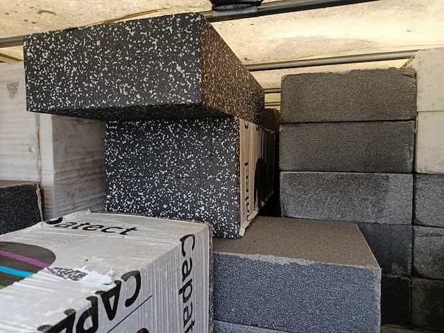 100x isolatie (100x50x20cm) - afbeelding 1 van  4