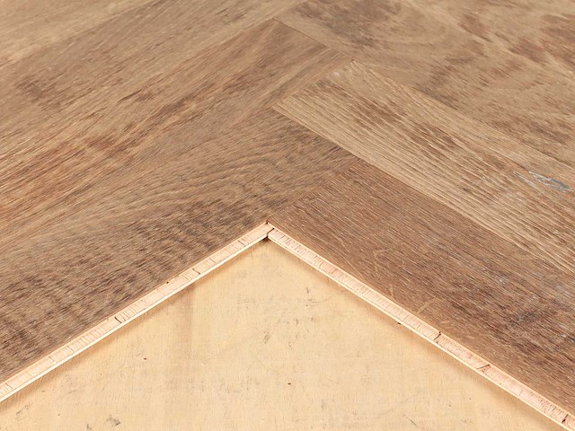 101 m2 parket eiken visgraat mutliplank - 540 x 90 x 14 mm - afbeelding 2 van  3