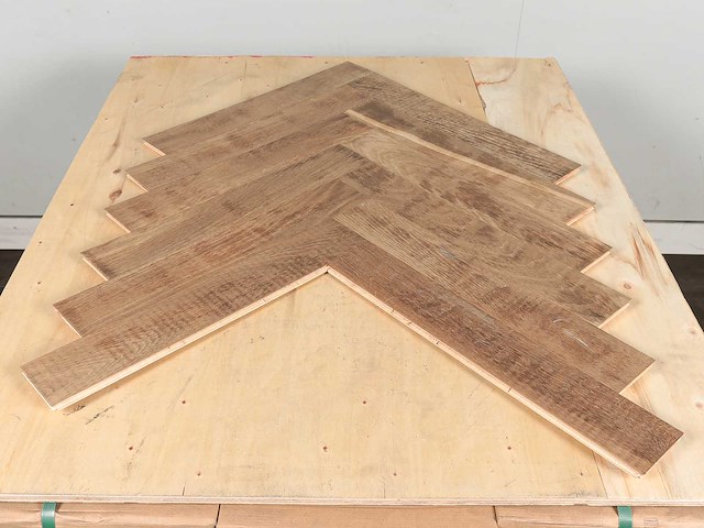 101 m2 parket eiken visgraat mutliplank - 540 x 90 x 14 mm - afbeelding 3 van  3