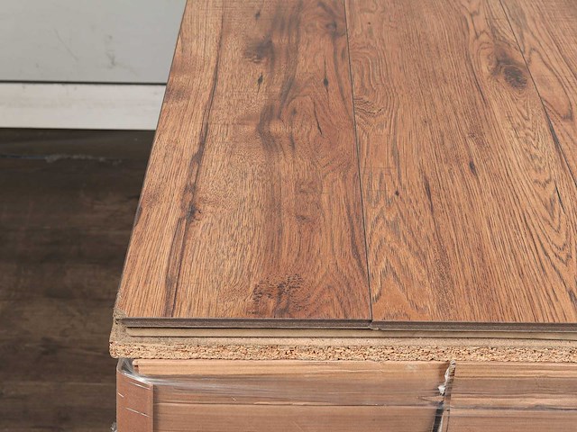 102 m2 laminaat plank - 1383 x 193 x 10 mm - afbeelding 2 van  3