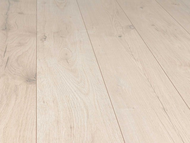 102 m2 laminaat plank - 1383 x 193 x 10 mm - afbeelding 1 van  4