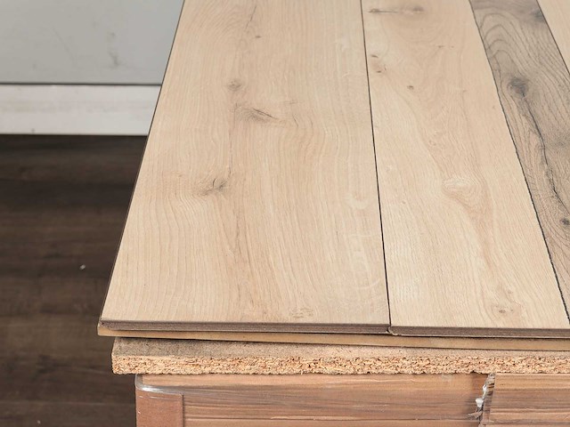 102 m2 laminaat plank watervast - 1383 x 193 x 10 mm - afbeelding 2 van  4
