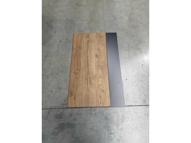 103,04 m² laminaatvloer 8mm - afbeelding 3 van  4