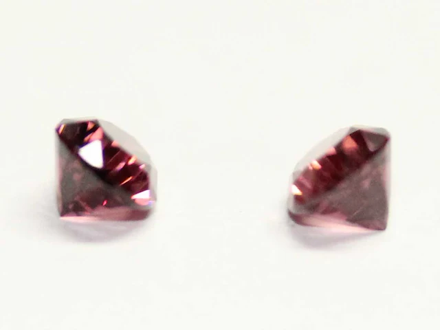 1,04ct. perenvorm roze rozenkleur rodoliet-edelsteen - afbeelding 2 van  7