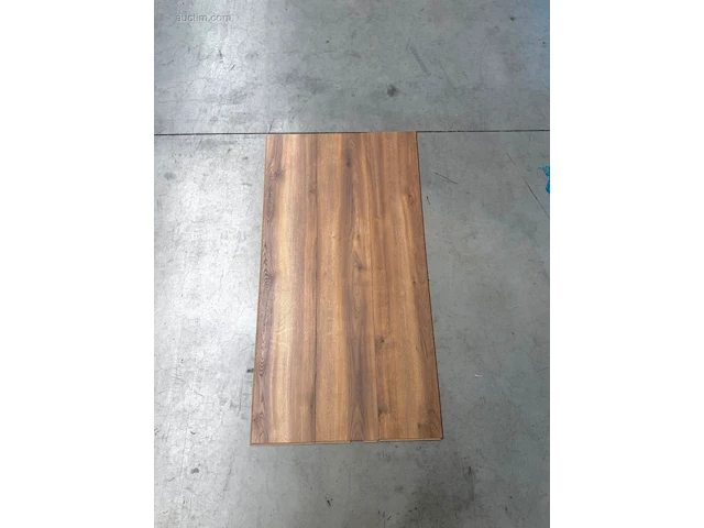 105.3 laminaatvloer 8mm - afbeelding 1 van  3