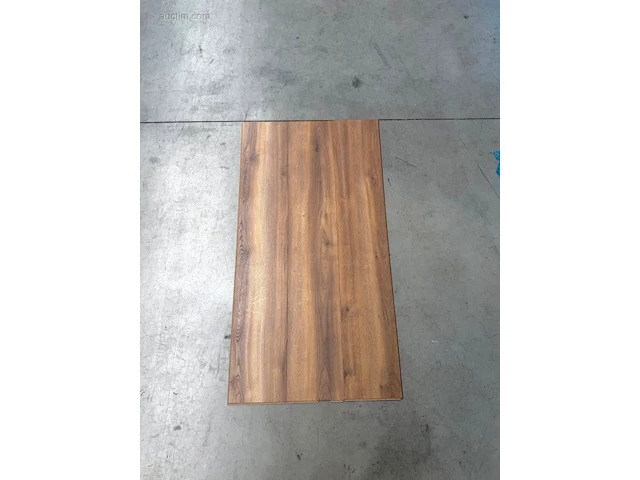 105,30 m² laminaatvloer 8mm - afbeelding 1 van  3