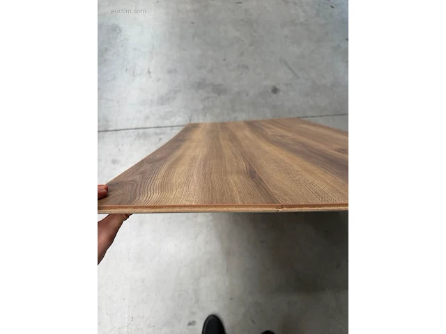 105,30 m² laminaatvloer 8mm - afbeelding 3 van  3