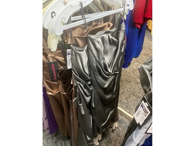 106 m parisienne diverse cocktailjurken (totaalprijs) - afbeelding 5 van  41