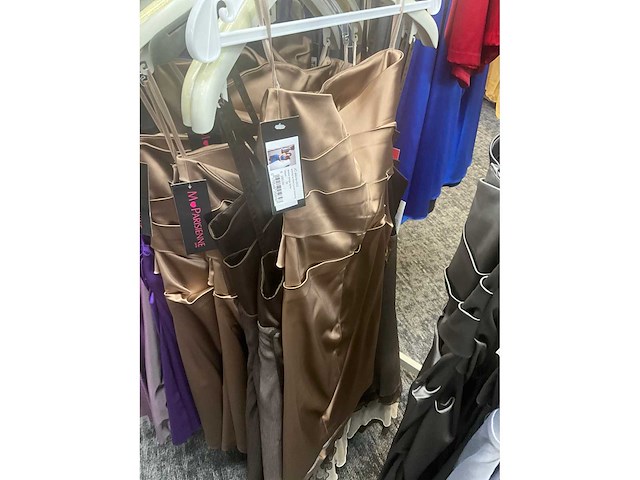 106 m parisienne diverse cocktailjurken (totaalprijs) - afbeelding 6 van  41