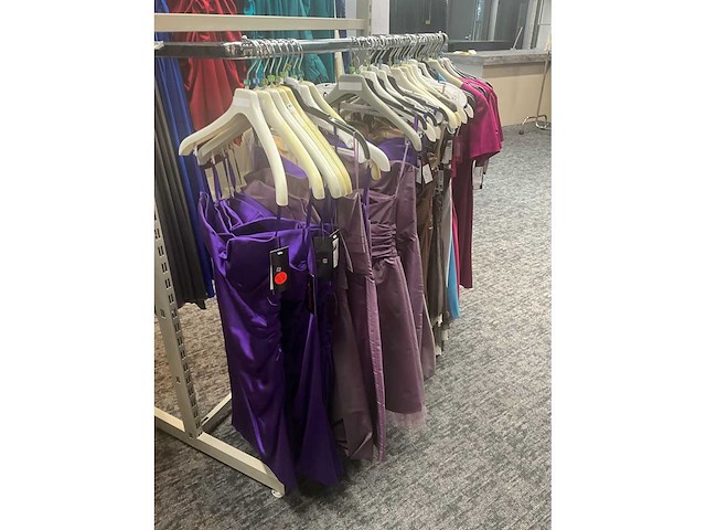 106 m parisienne diverse cocktailjurken (totaalprijs) - afbeelding 18 van  41