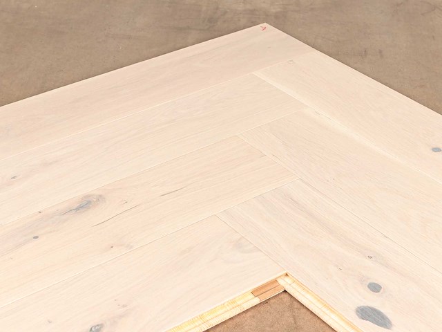 106 m2 parket eiken visgraat - 725 x 130 x 14 mm - afbeelding 4 van  4