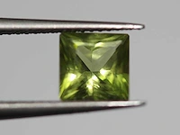 1,06ct. vierkante appelgroene peridoot-edelsteen - afbeelding 5 van  8