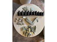 106x beugels -haakjes -plaatjes (106x)