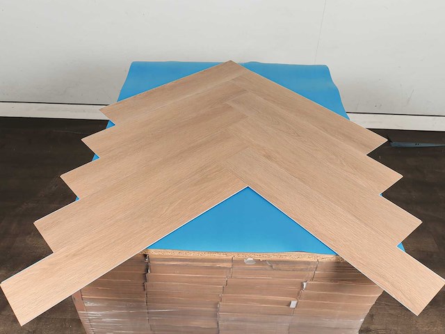 108 m2 pvc spc click visgraat met xps onderlaag - 750 x 150 x 4+1 mm - afbeelding 3 van  4