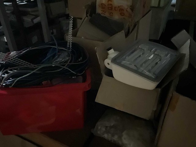 10m houten opbergrekken met inhoud - afbeelding 24 van  35