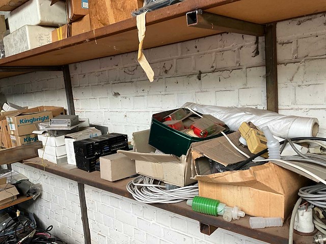 10m houten opbergrekken met inhoud - afbeelding 25 van  35