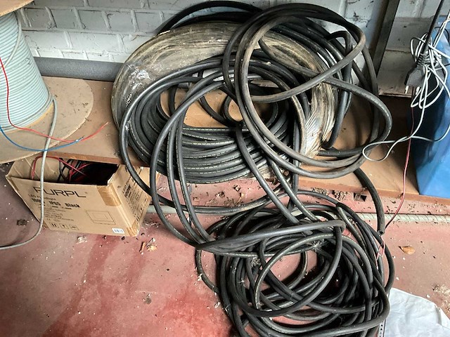 10m houten opbergrekken met inhoud - afbeelding 34 van  35