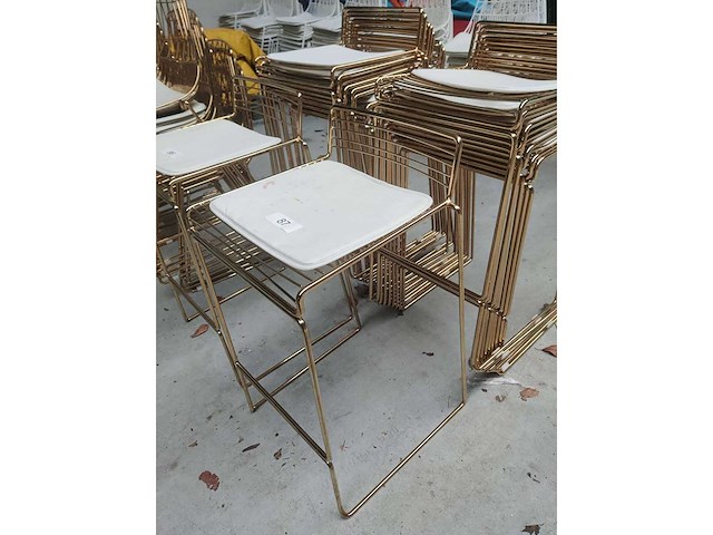 10x barstoel goud + kussen (10x) - afbeelding 2 van  3