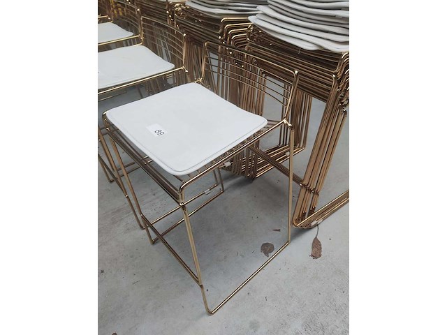 10x barstoel goud + kussen (10x) - afbeelding 2 van  3