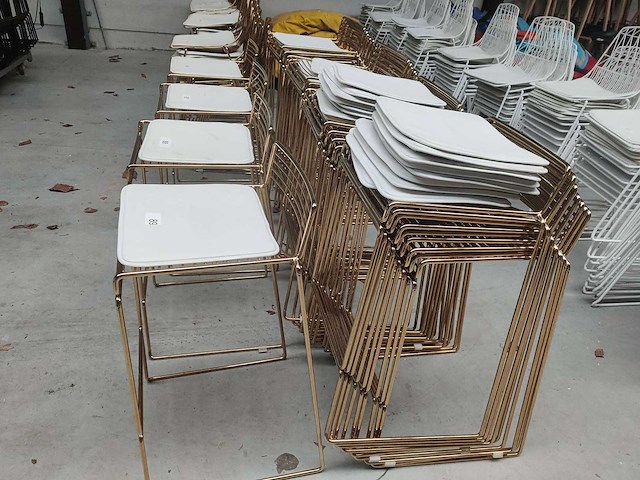10x barstoel goud + kussen (10x) - afbeelding 3 van  3