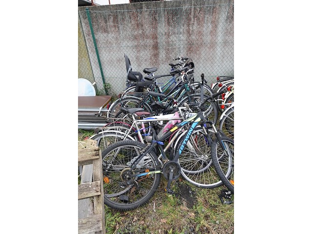 10x diverse fietsen - afbeelding 1 van  7