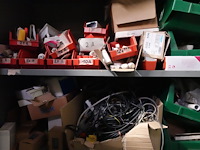 10x metalen kast + inhoud - afbeelding 10 van  25