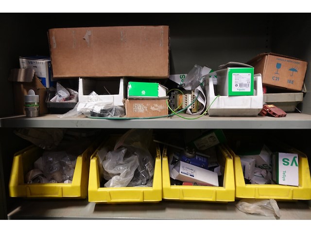 10x metalen kast + inhoud - afbeelding 6 van  25