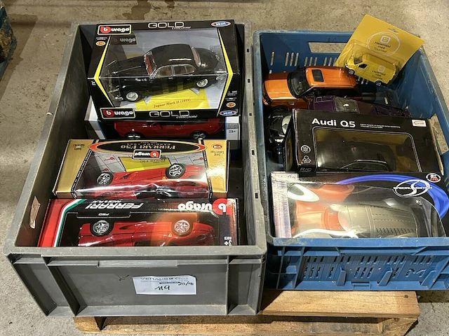 10x schaal auto - afbeelding 1 van  3