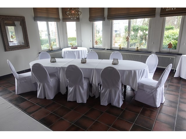 10x stoel + 7x diverse tafel - afbeelding 1 van  6