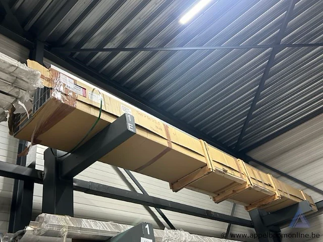 11 aluminium profielen, afmetingen 300x50x2,5 mm, lengte 6000mm - afbeelding 1 van  3