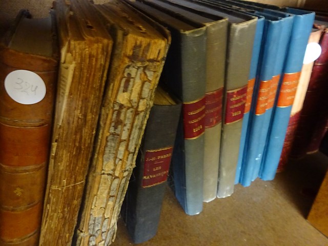 11 antieke boeken - afbeelding 1 van  1