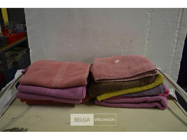 ±11 badhanddoeken div. kleuren - afbeelding 1 van  3