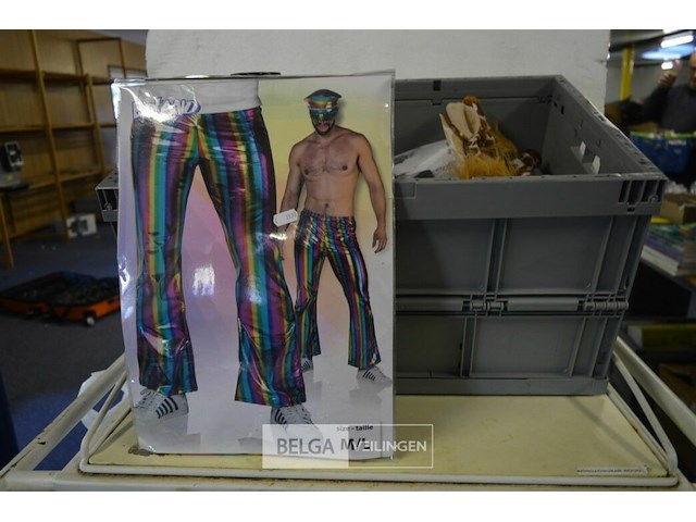 11 broekenm/l en 6 diadeems - afbeelding 1 van  3