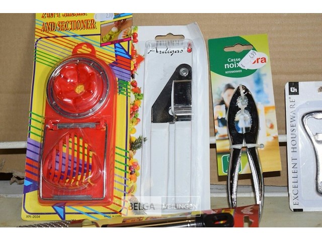 11 diverse keukenmaterialen - afbeelding 2 van  4