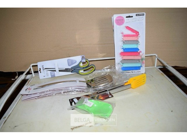 11 diverse keukenmaterialen - afbeelding 1 van  6