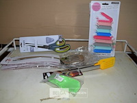 11 diverse keukenmaterialen - afbeelding 1 van  5