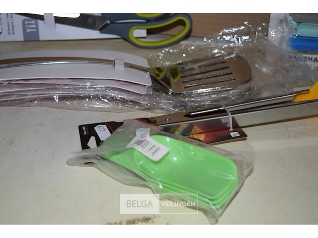 11 diverse keukenmaterialen - afbeelding 3 van  5