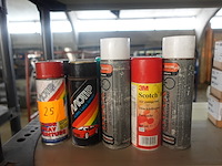 11 diverse spuitbussen