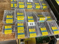 11 dozen hout schroeven met bits
