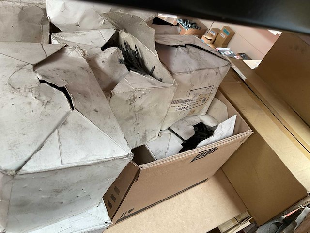 11 dozen houtschroeven of gipsplaat schroeven - afbeelding 7 van  7
