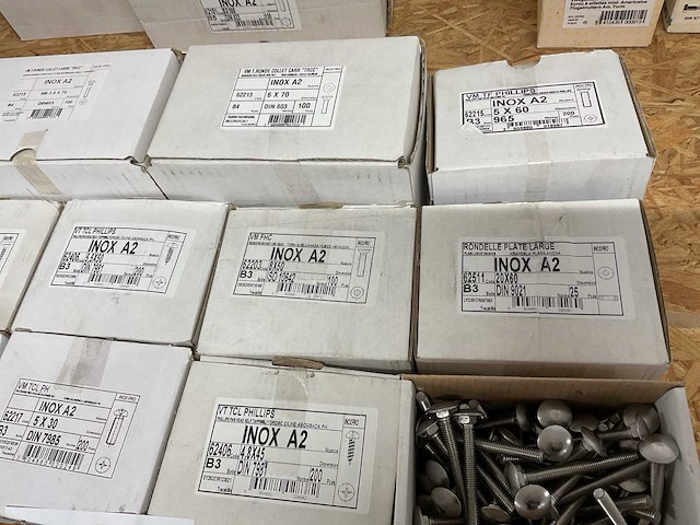 11 dozen inox hout schroeven en bouten - afbeelding 3 van  5