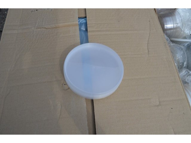 11 dozen met ronde pvc deksels en doosjes - afbeelding 1 van  7