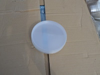 11 dozen met ronde pvc deksels en doosjes