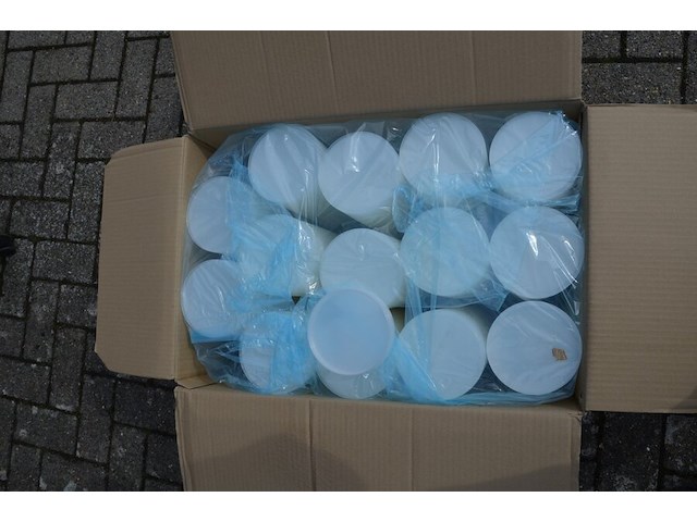 11 dozen met ronde pvc deksels en doosjes - afbeelding 2 van  7