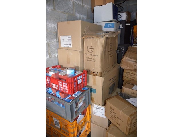 11 dozen met ronde pvc deksels en doosjes - afbeelding 3 van  7