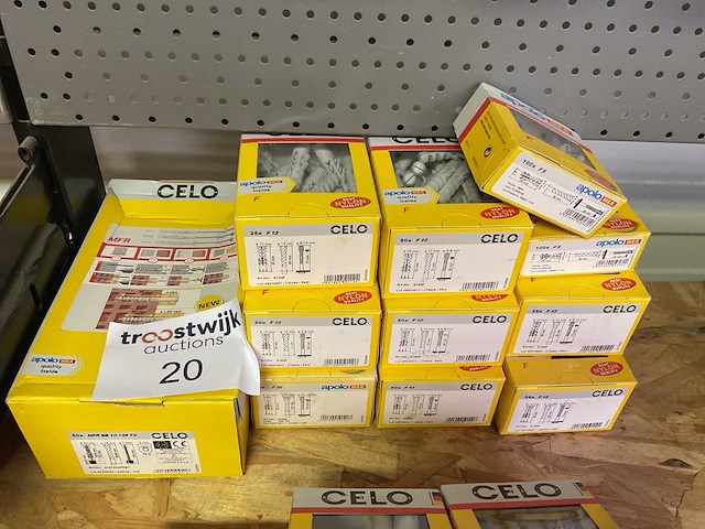 11 dozen pluggen - afbeelding 1 van  6